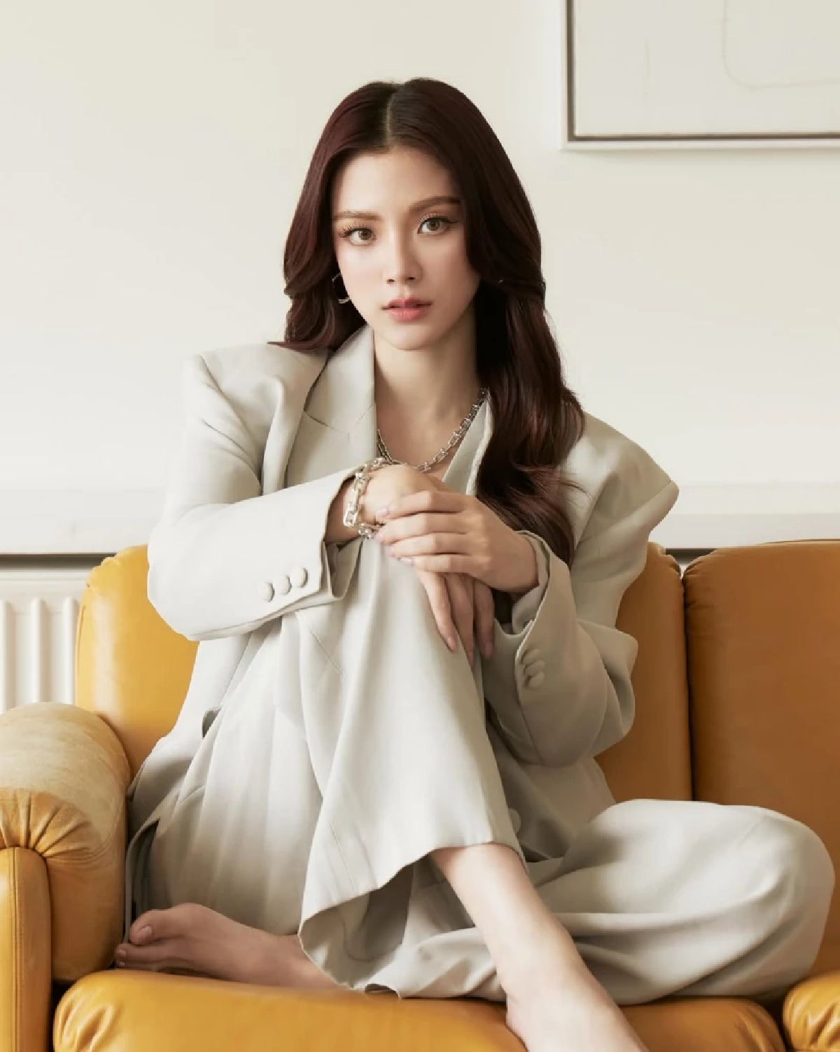 ใบเฟิร์น พิมพ์ชนก ควงคุณแม่เก็บมะม่วง โมเมนต์เรียบง่ายแต่อบอุ่น