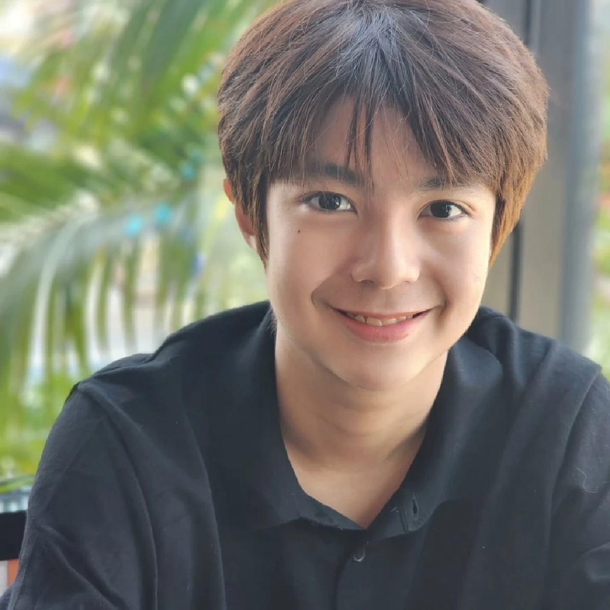 จำได้ไหม? “วันเฉลิม” ลูกแม่ลำยอง โตเป็นหนุ่มหล่อสะดุดตา