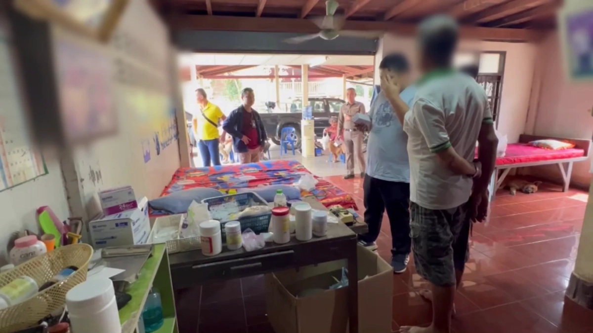 สสจ.สกลนครบุกรวบหมอเถื่อนเปิดรักษา 10 ปี ฟัน 4 ข้อหาหนัก