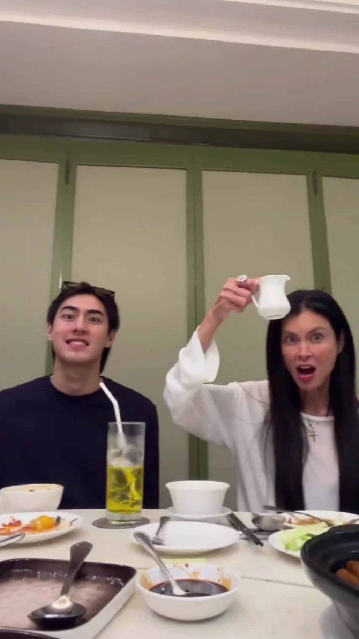 ภาพหายาก เจ เจตริน-ปิ่น เก็จมณี รวมตัวครอบครัวพร้อมลูกๆ  