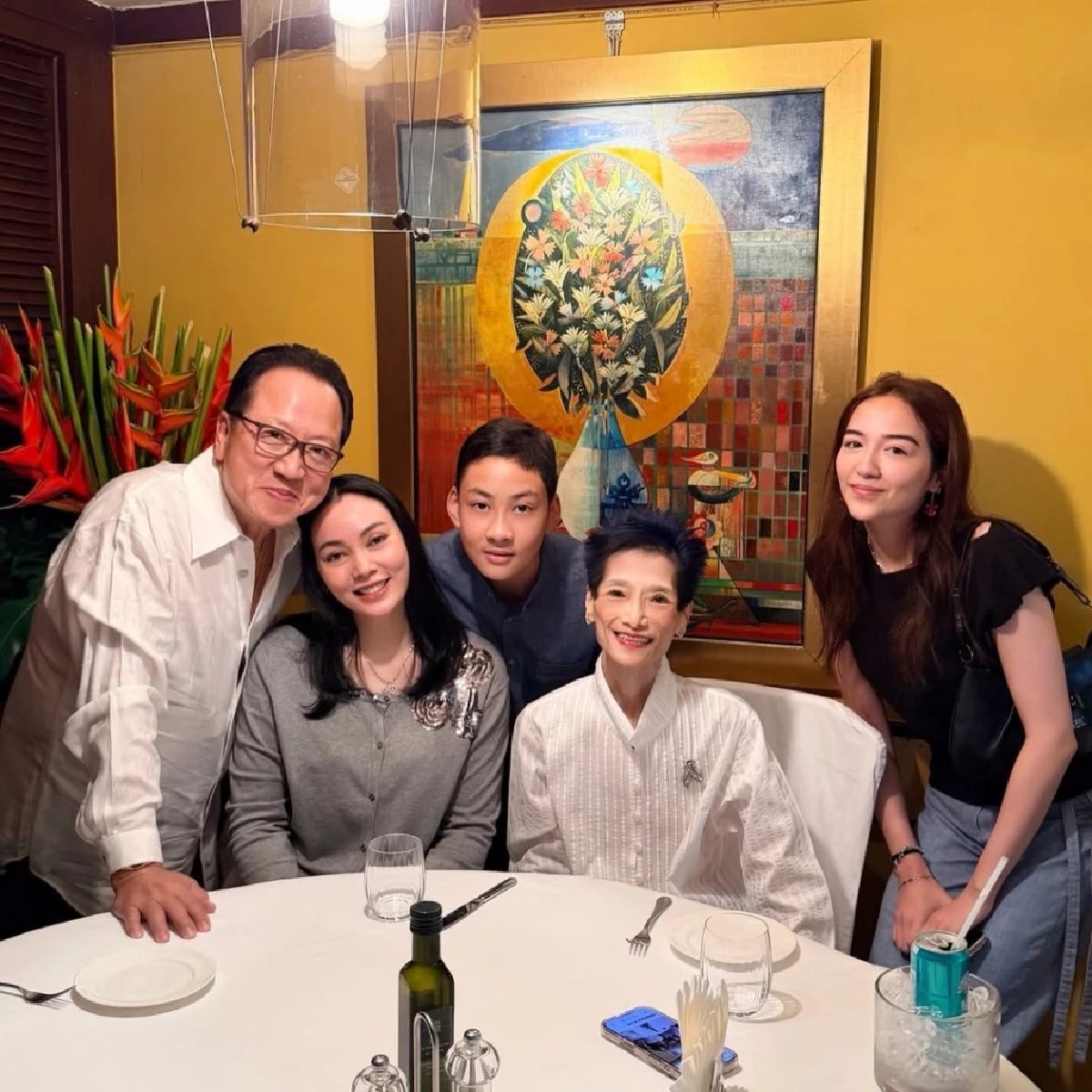 หล่อแล้วลูกแม่ ภาพล่าสุด ลูกชาย“ตั๊ก บงกช”  โตเป็นหนุ่มแล้ว