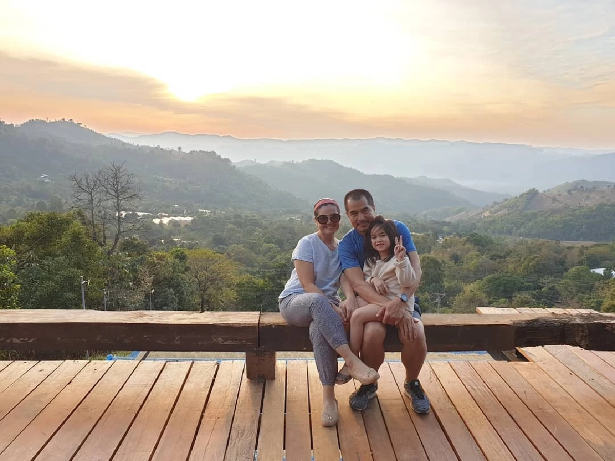 อดีตผู้ประกาศข่าวชื่อดัง เปิดภาพชีวิตเรียบง่ายใน “มีสุขแลนด์”