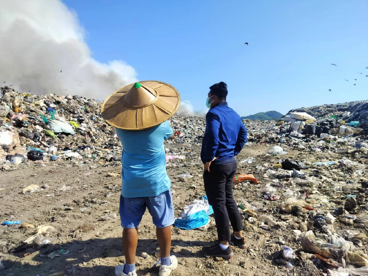 ไฟไหม้บ่อขยะสะพานหินภูเก็ต คุมเพลิงได้แล้วแต่ควันยังพุ่ง