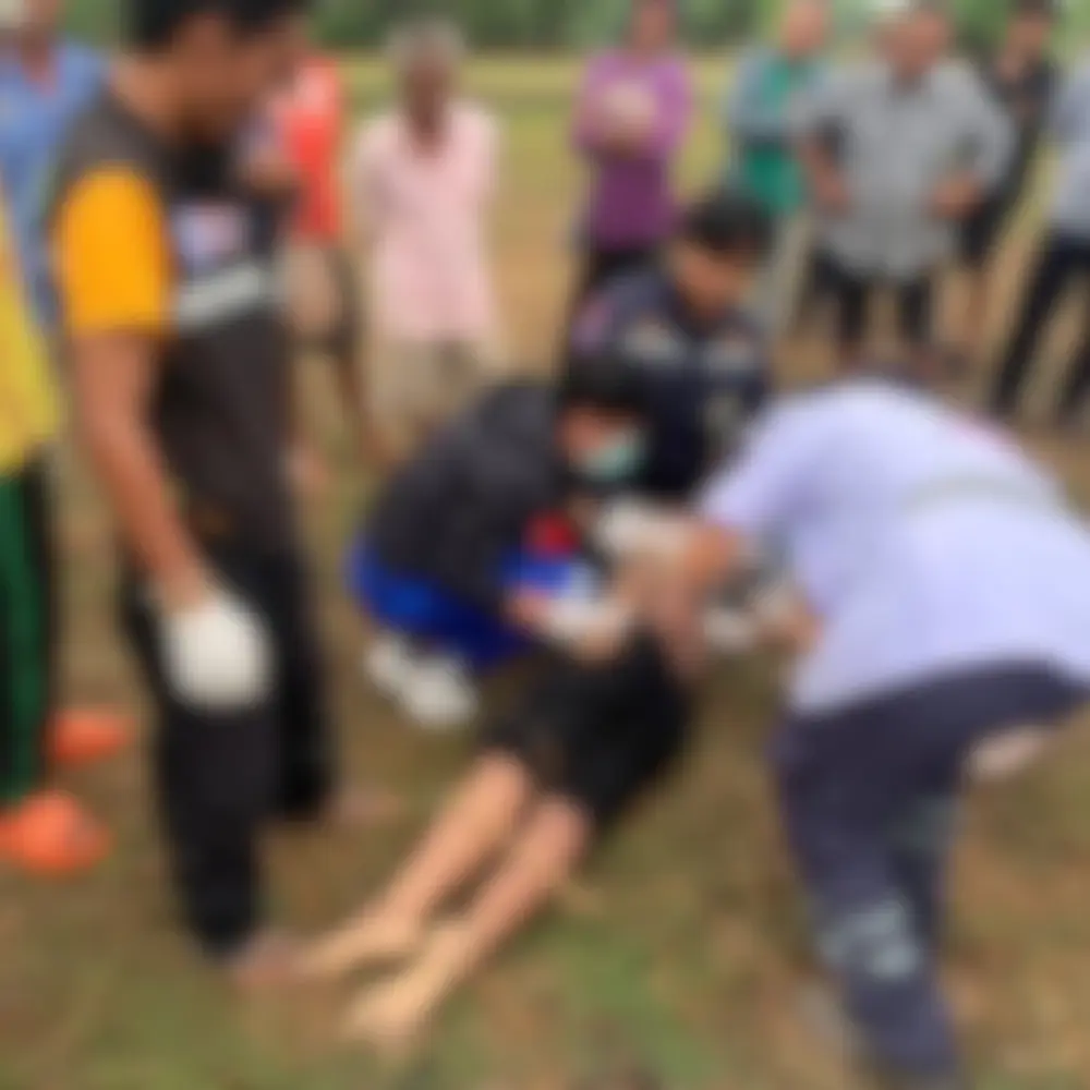 สาววัย 40 โดนฟ้าผ่าดับกลางทุ่งนา ขณะรีบพาวัวหนีพายุ