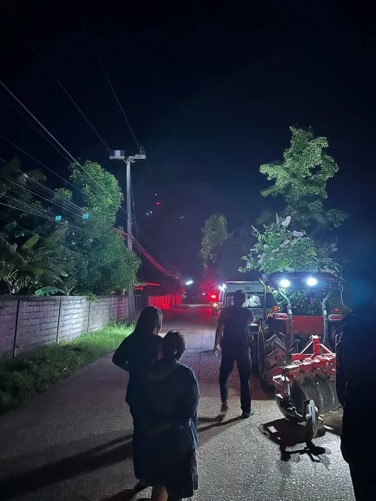 หนุ่มป่วยจิตเวชคลั่งปีนเสาไฟฟ้าแรงสูง ช็อตหัวขาดดับคาที่