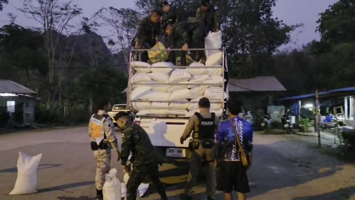 รวบหนุ่มสังขละฯ ซุกน้ำมัน 1,260 ลิตรใต้ถังน้ำแข็ง จ่อขายเมียนมา