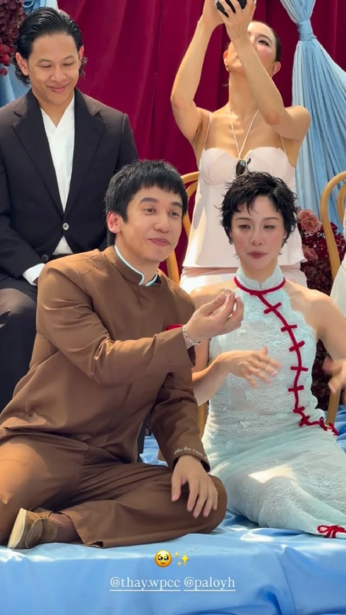 “พลอย หอวัง-เต” จูงมือแต่งงาน ท่ามกลางบรรยากาศเรียบง่าย 