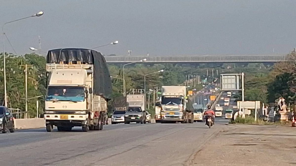 ปชช. เริ่มทยอยกลับอีสานช่วงสงกรานต์ เลี่ยงรถติดแต่เจอราคาน้ำมันแพง