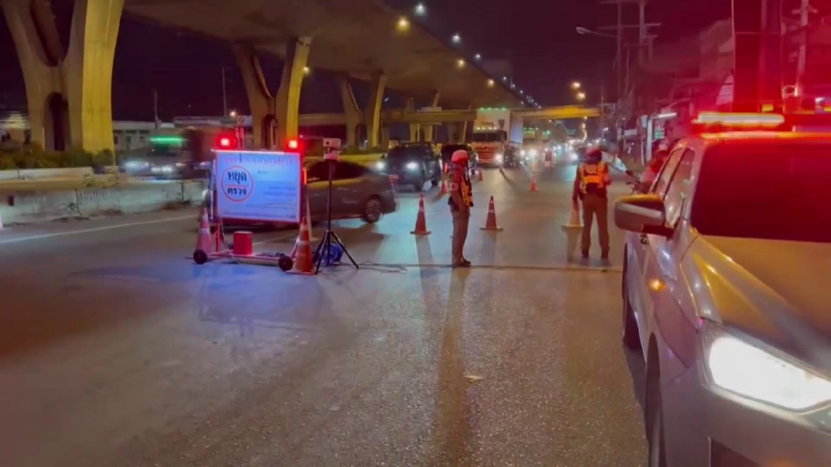 สภ.บางปะกงเข้มตั้งด่านสงกรานต์วันแรก 1 ชม.รวบเมาขับ 8 ราย