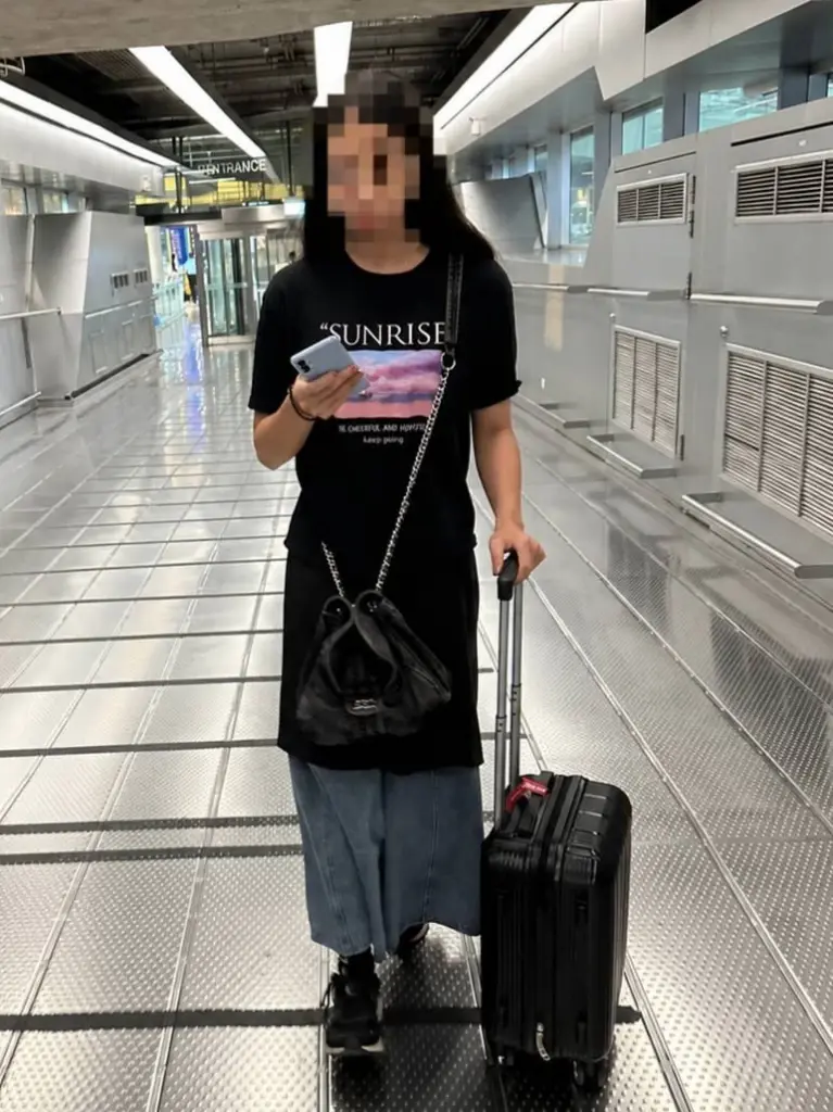 โป๊ะคาสุวรรณภูมิ สาวไต้หวันพิรุธ เรียกตรวจเจอเต็มๆ แปะไว้ตามตัว