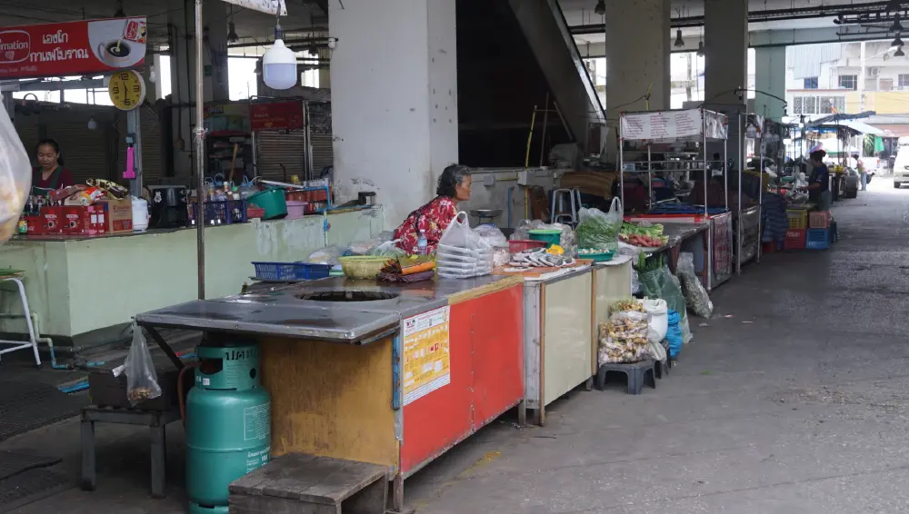 แม่ค้าเมืองเลยบ่นเศรษฐกิจเงียบ หวังคนละครึ่งพลัสกระตุ้นยอดขาย