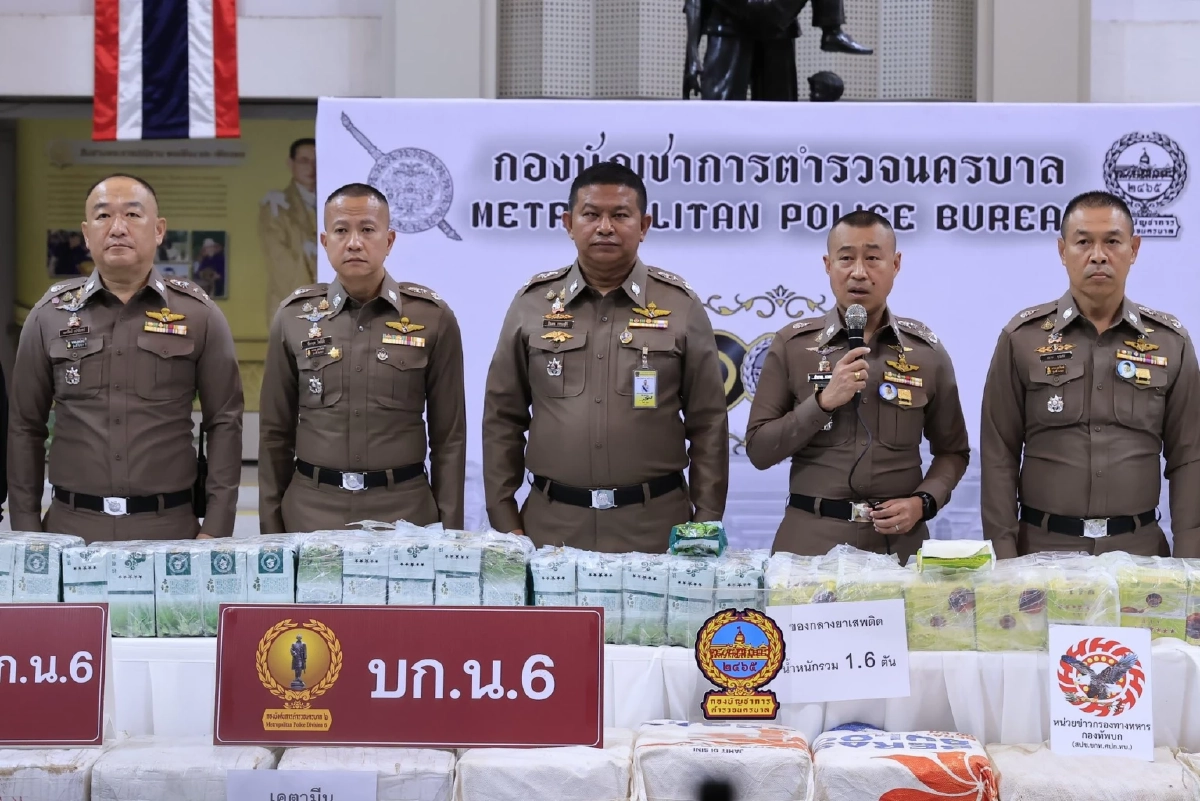 เนียนจัดแต่ไม่รอด ตำรวจนครบาล สกัดกระบะขนผักซุกของกลาง 1.6 ตัน