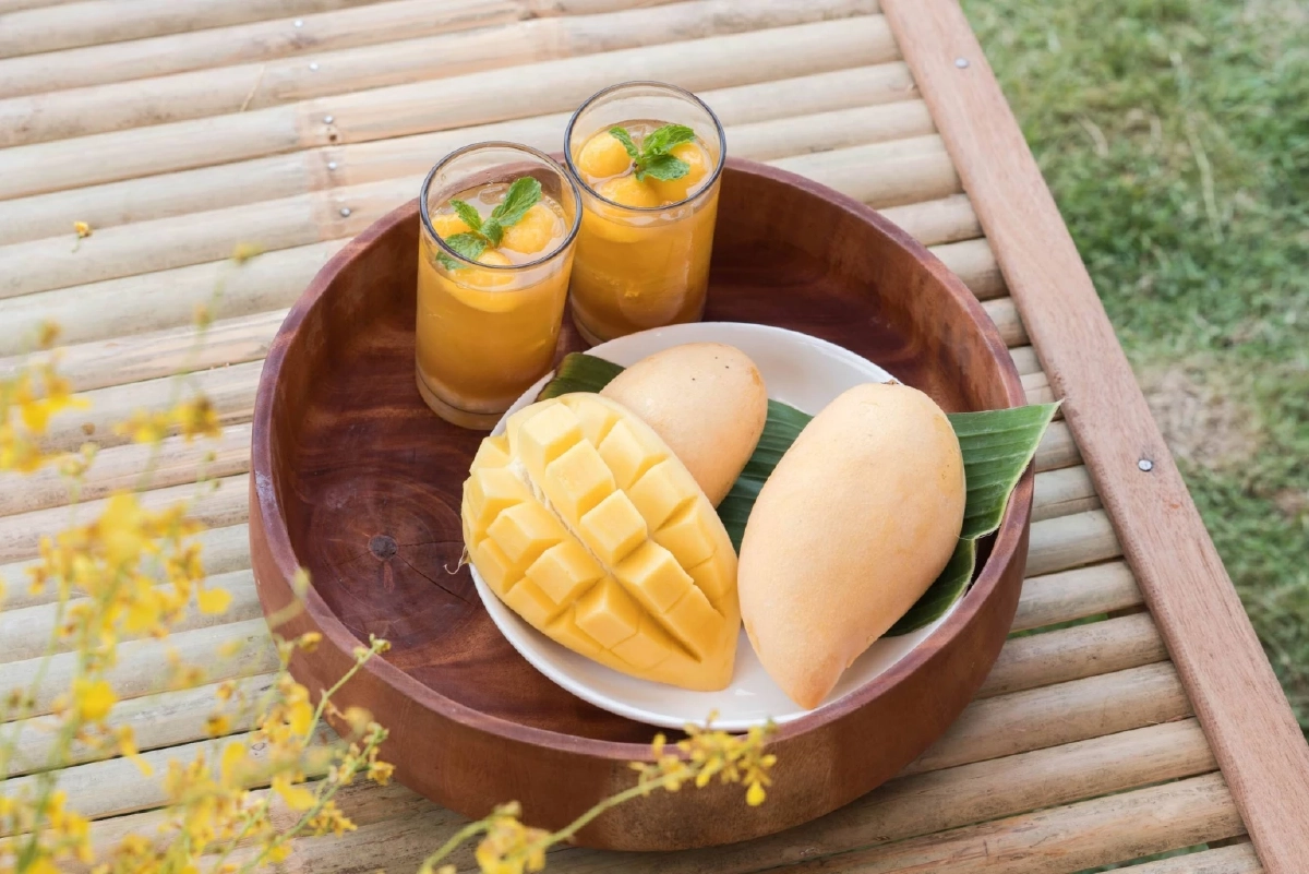 ชูของดี GI อีสาน “มะม่วงน้ำดอกไม้สีทองบ้านแฮดขอนแก่น” เสิร์ฟความหวานในงานแต่ง ณเดชน์–ญาญ่า