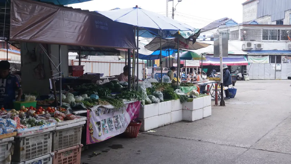 แม่ค้าเมืองเลยบ่นเศรษฐกิจเงียบ หวังคนละครึ่งพลัสกระตุ้นยอดขาย