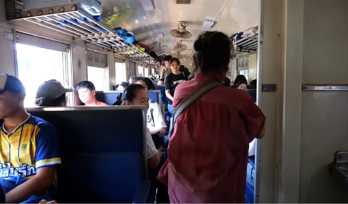 รถไฟบุรีรัมย์แน่น! ปชช. แห่กลับกรุงล่วงหน้าตั๋วเต็มทุกขบวน