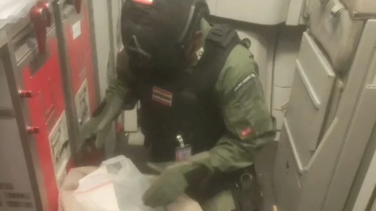 ระทึกสนามบินกระบี่! หนุ่มพูด คำต้องห้าม ทำเที่ยวบินป่วน 5 ชม.