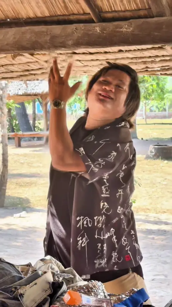 สมาชิกบอยแบนด์กัมพูชา คอมเมนต์แรงแนะเด็กฝึกไทยควรศัลยกรรมก่อน