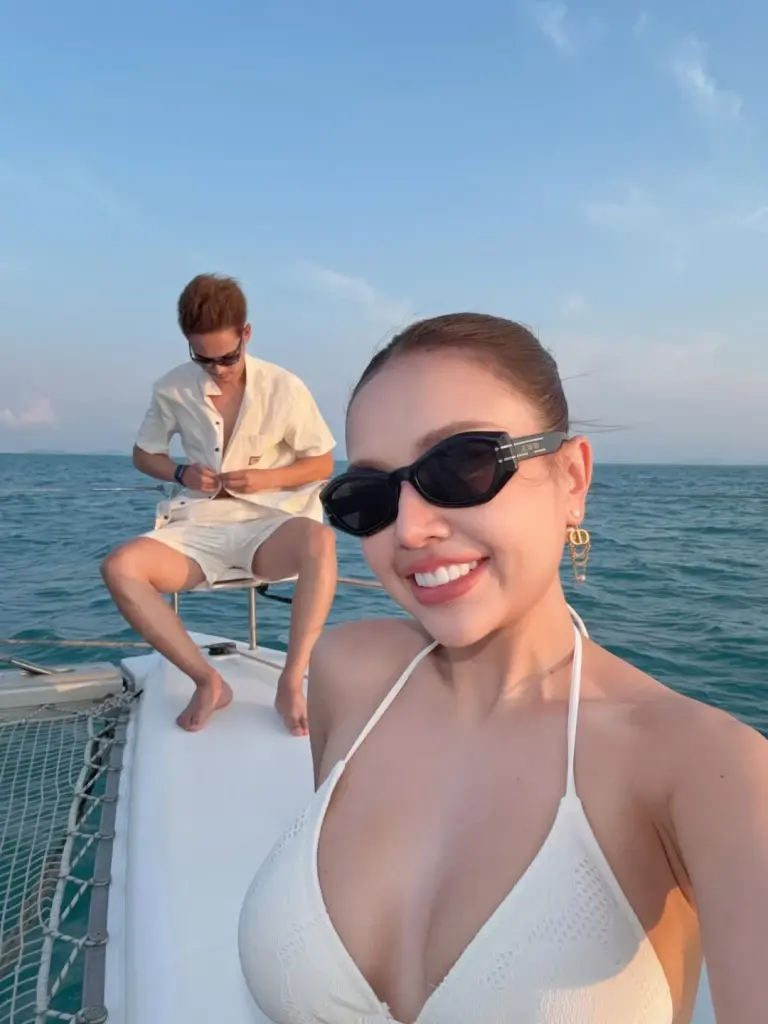 เจนนี่ ได้หมดถ้าสดชื่น จัดเต็มบิกินี่กลางทะเล โชว์ลุคแซ่บ 