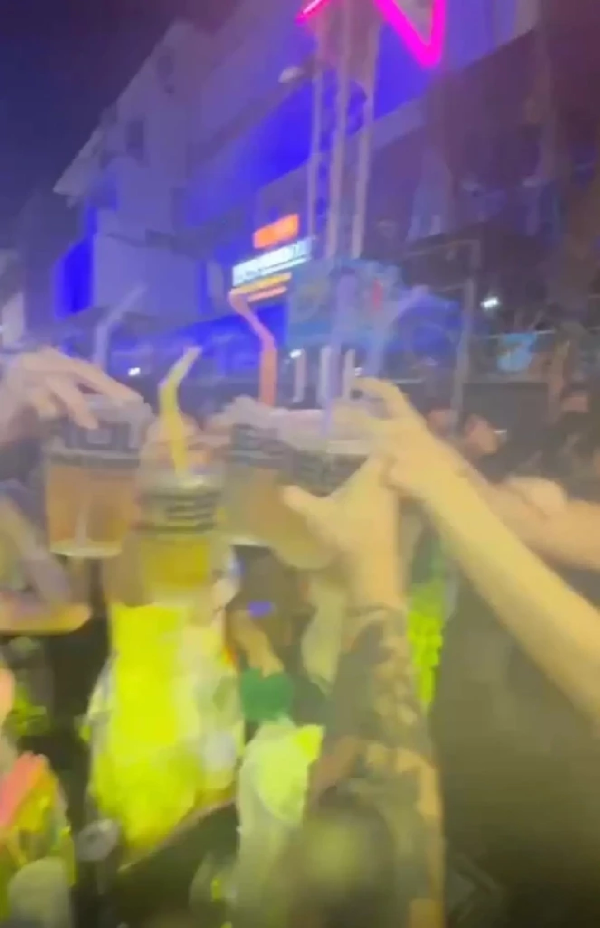 สาวสวย อ้างถูกฉีดน้ำผสมยา วูบกลาง RCA ตร.เร่งไล่กล้องหาความจริง