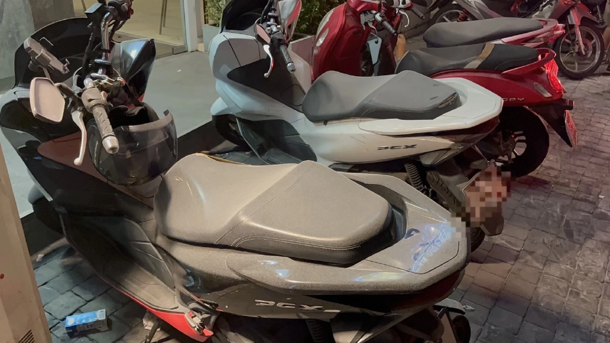 สงกรานต์พัทยาวุ่น! สองต่างชาติพิเรนทร์ อุ้มถังดับเพลิงฉีดแทนน้ำ 