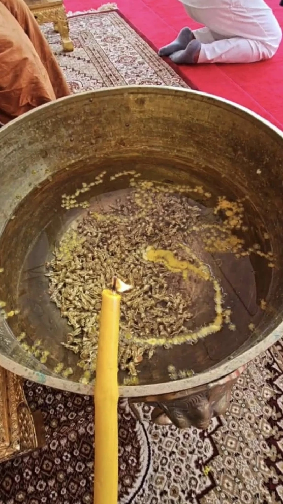 คึกคัก แห่ส่องเเลขขันน้ำมนต์  "หลวงปู่ศิลา" งานบุญใหญ่