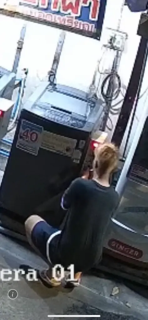 ฮือฮา ดาว TikTok พิการขายเค้ก โดนแฉ งัดตู้ซักผ้า แถมเดินได้ปกติ