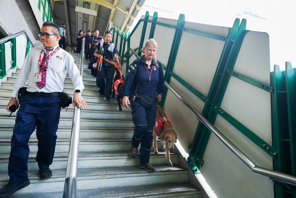 BTS เปิดสถานีต้อนรับทีม K9 USAR Thailand ซ้อมเคลื่อนย้ายกำลังพลผ่านระบบรถไฟฟ้า