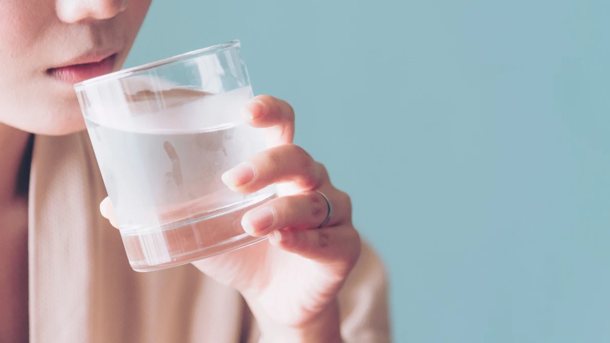 น้ำเย็นอันตรายจริงไหม? ผู้เชี่ยวชาญเผยความจริงที่ควรรู้