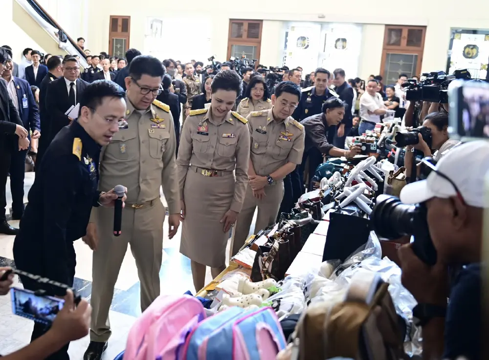 รัฐบาลผนึก “เศรษฐกิจ-ความมั่นคง-ยุติธรรม” ปราบสินค้าละเมิดฯ 6 เดือน ยึดกว่า 1.3 ล้านชิ้น