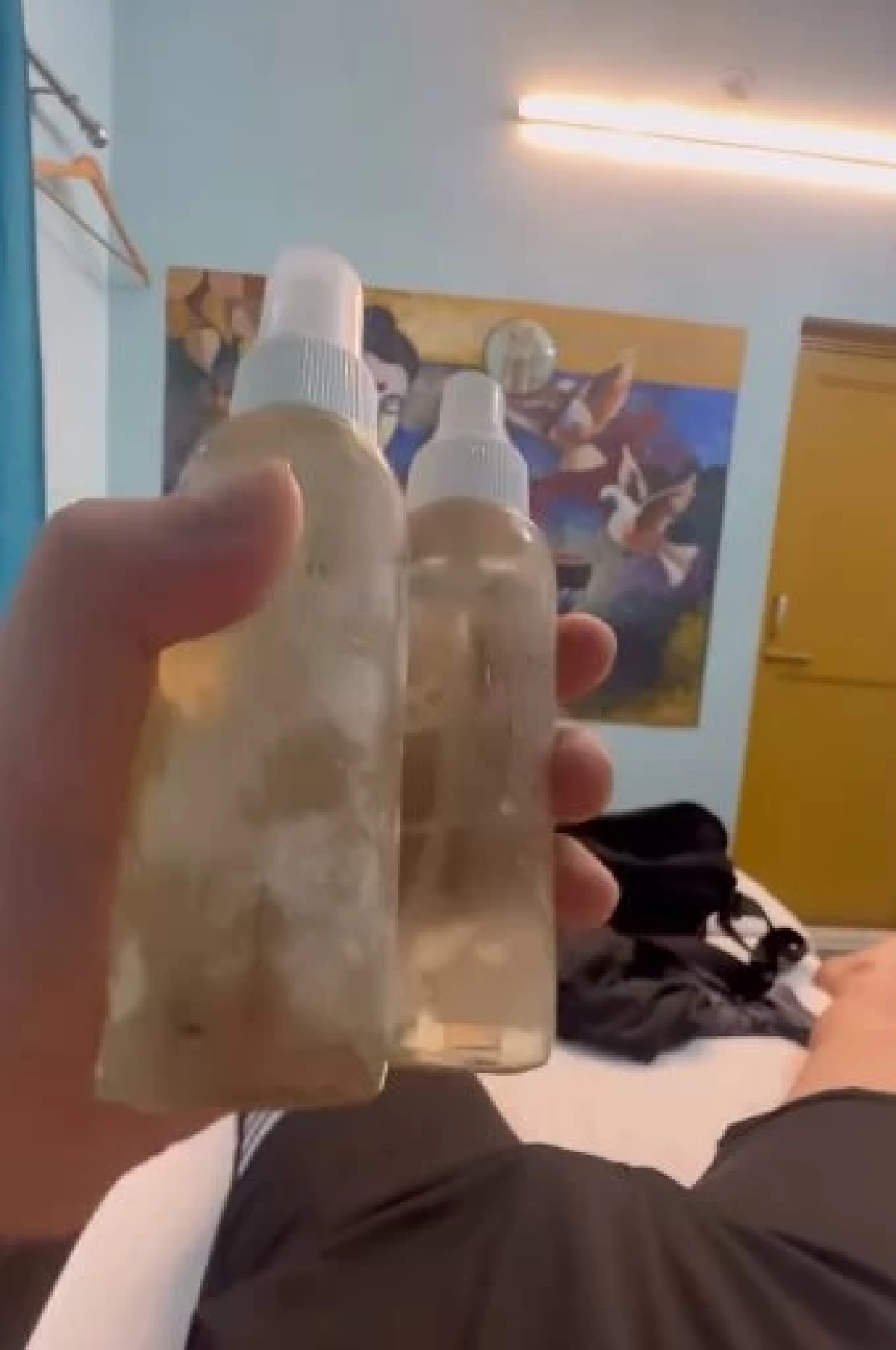 ขนลุก หนุ่มเอาน้ำจากแม่น้ำคงคา ใส่ขวดกลับบ้าน สุดท้ายต้องรีบไปคืน