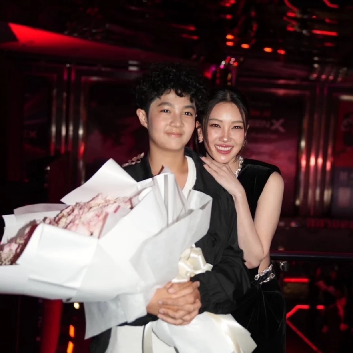 จำได้ไหม? “วันเฉลิม” ลูกแม่ลำยอง โตเป็นหนุ่มหล่อสะดุดตา