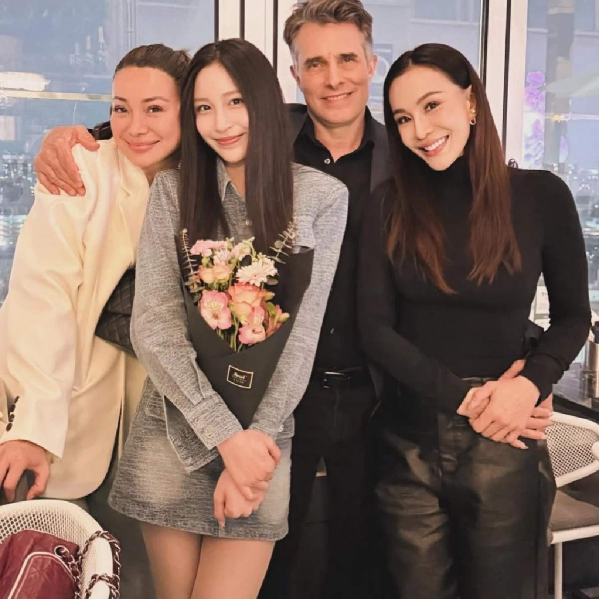 แววซุปตาร์มาเต็ม  “น้องไคล่า” ลูกสาวอดีตนางแบบชื่อดัง สวยสะดุดตา