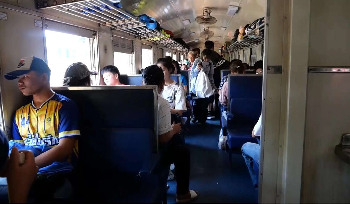 รถไฟบุรีรัมย์แน่น! ปชช. แห่กลับกรุงล่วงหน้าตั๋วเต็มทุกขบวน