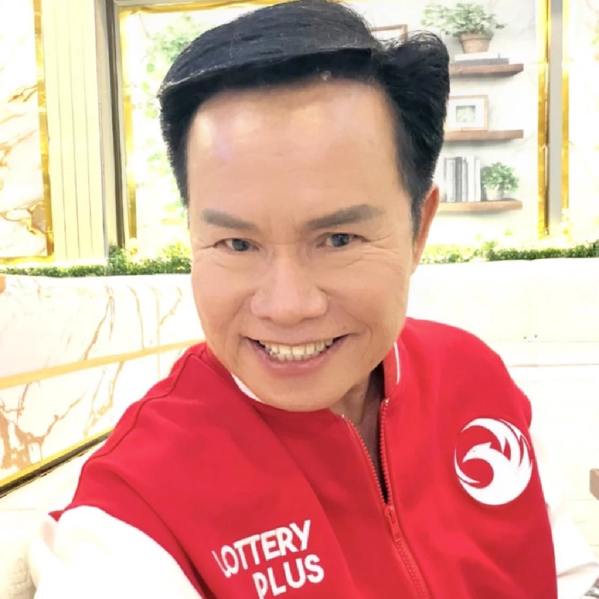 ลูกทุ่งดัง มนต์สิทธิ์ คำสร้อย โชว์จับลูกปิงปอง หยิบได้เลขสวย