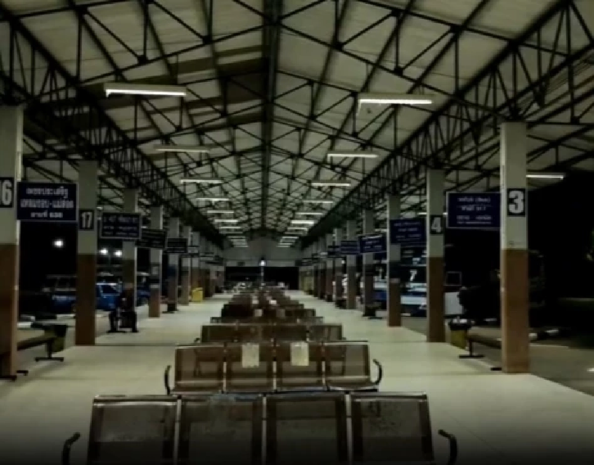 บรรยากาศขนส่งตราด 10 เมษา สุดเงียบเหงา คนกลับบ้าน-เที่ยวน้อยลง