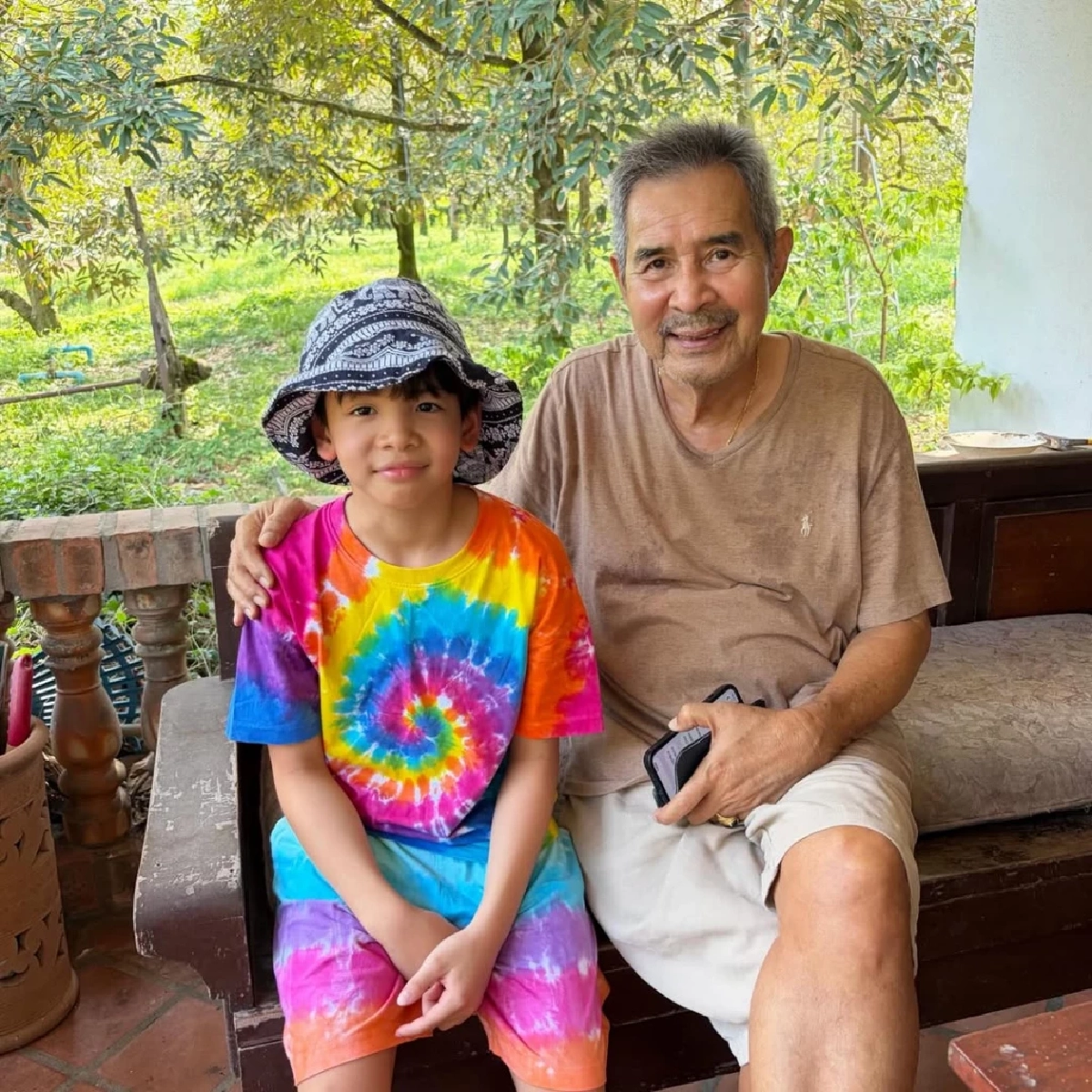 เปิดภาพล่าสุด “ชลิต เฟื่องอารมย์” ใช้ชีวิตสงบในสวนที่จันทบุรี