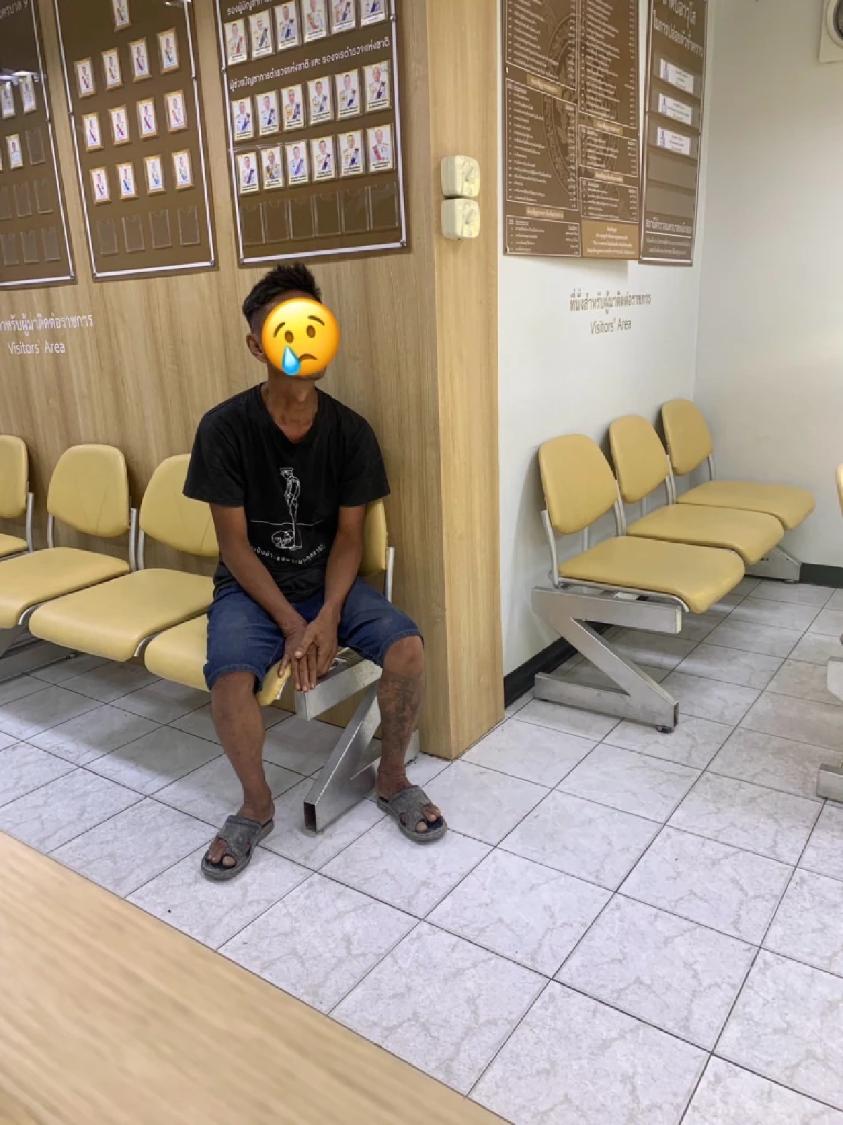 น้ำตาซึม อดีตนักโทษไร้ที่ไป ขอพึ่งตำรวจ หวังกลับบ้านหาย่าวัย 80