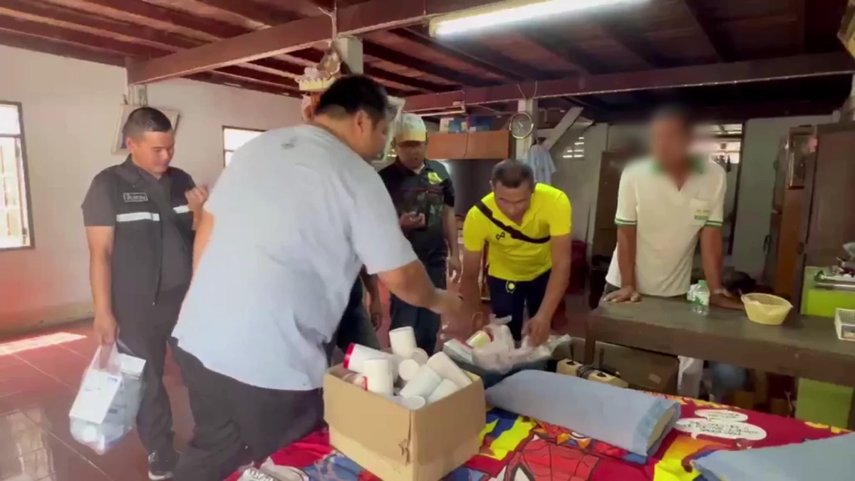 สสจ.สกลนครบุกรวบหมอเถื่อนเปิดรักษา 10 ปี ฟัน 4 ข้อหาหนัก