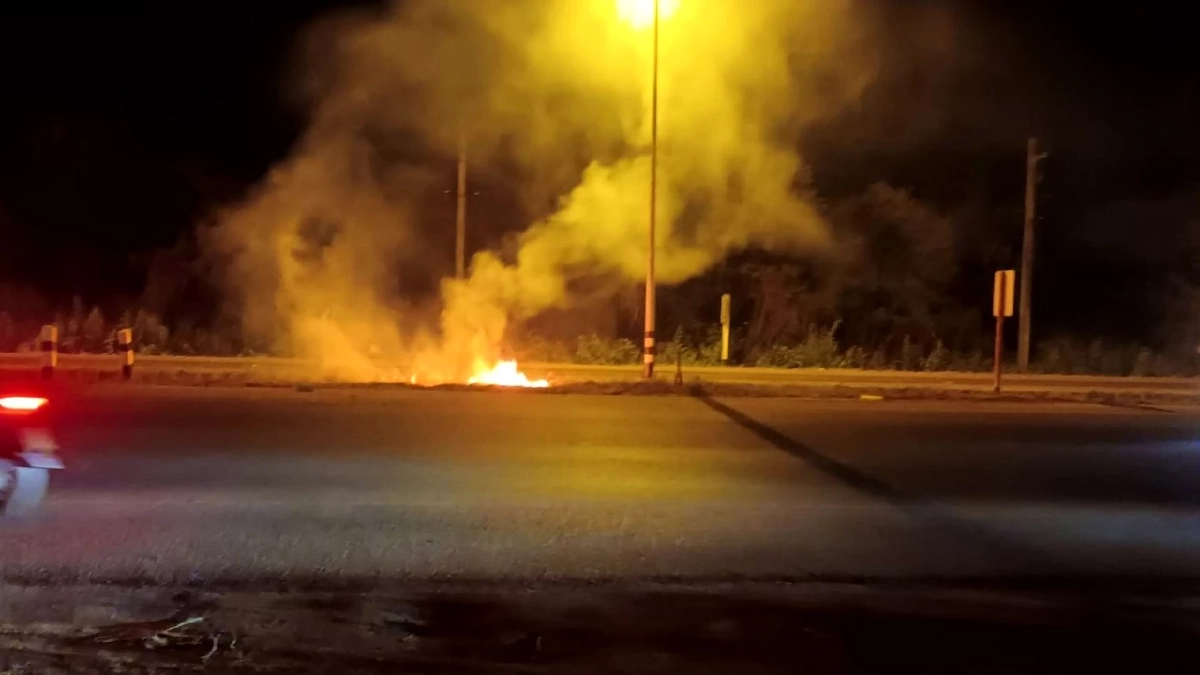 เก๋งซิ่งชนเสาไฟอุดรฯ ไฟลุกท่วม เชื่อรอดตายเพราะเหรียญอาจารย์ฝั้น