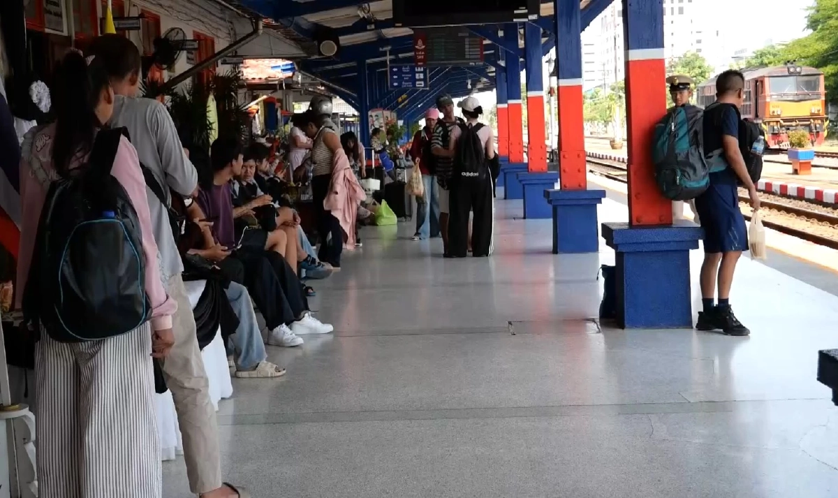 รถไฟบุรีรัมย์แน่น! ปชช. แห่กลับกรุงล่วงหน้าตั๋วเต็มทุกขบวน