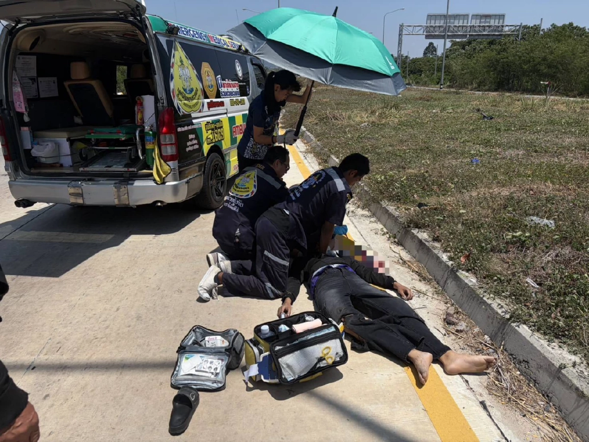 ระยองร้อนจัด ทำมอเตอร์ไซค์วูบชนขอบทางสาหัส 2 รายในวันเดียว