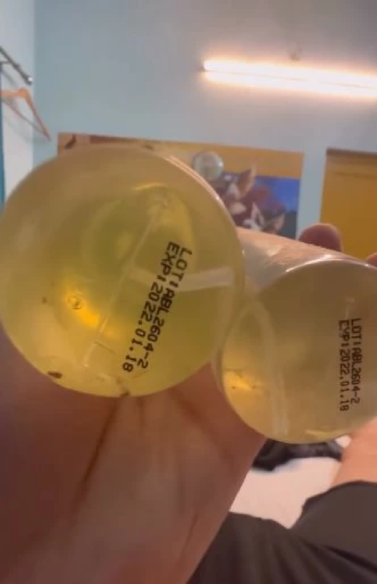 ขนลุก หนุ่มเอาน้ำจากแม่น้ำคงคา ใส่ขวดกลับบ้าน สุดท้ายต้องรีบไปคืน