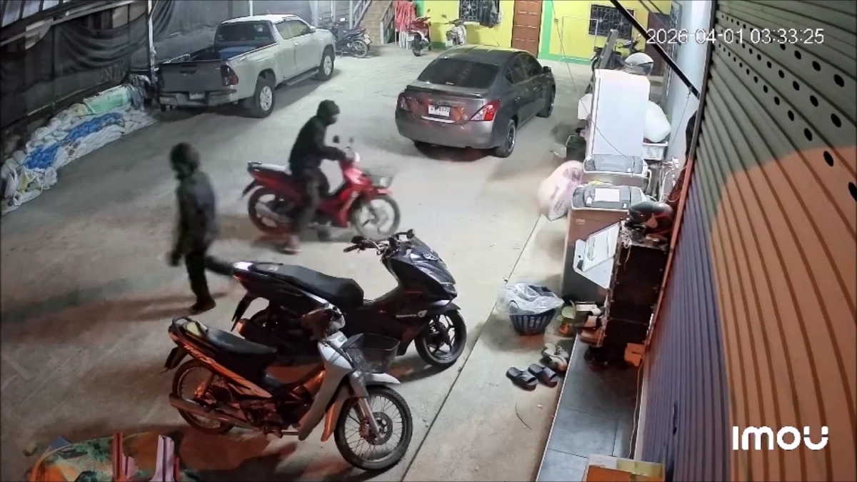 แม่สายผวาแก๊งวัยรุ่นบุกหอพักฉก จยย. 2 คัน คาดส่งขายเพื่อนบ้าน