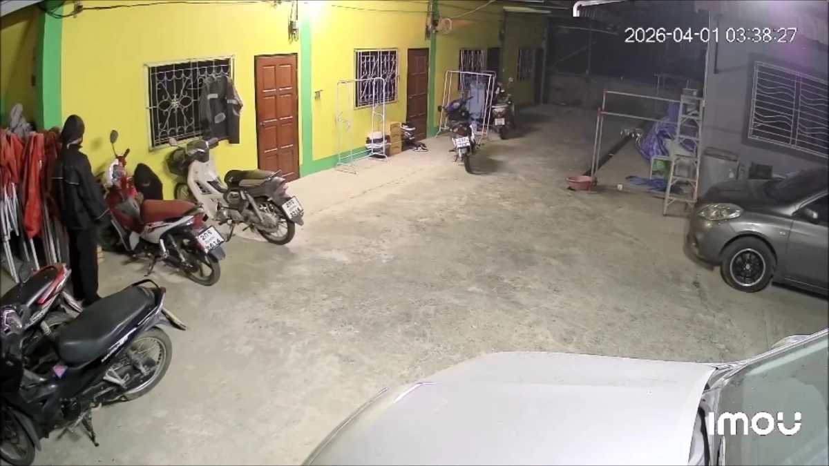 แม่สายผวาแก๊งวัยรุ่นบุกหอพักฉก จยย. 2 คัน คาดส่งขายเพื่อนบ้าน