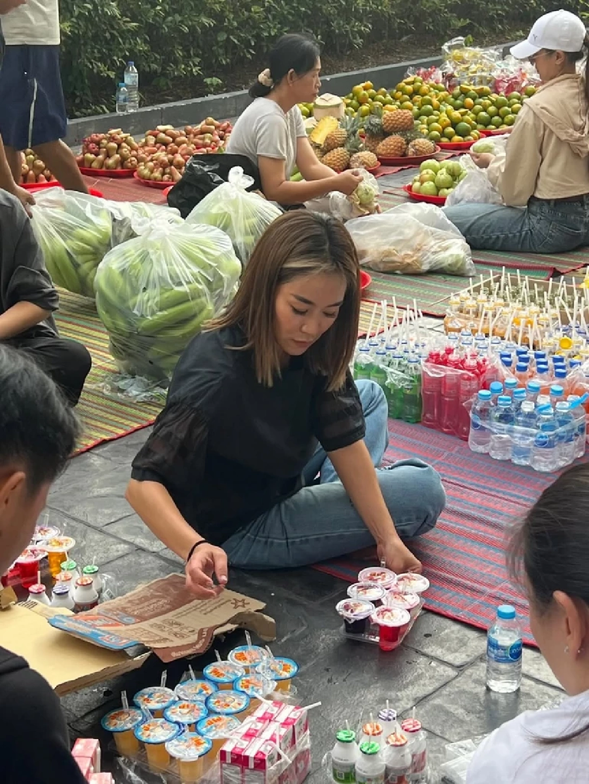 ส่องเลขธูปชัด จูน กษมา ทำบุญใหญ่ อุทิศส่วนกุศลให้ศพไร้ญาติ