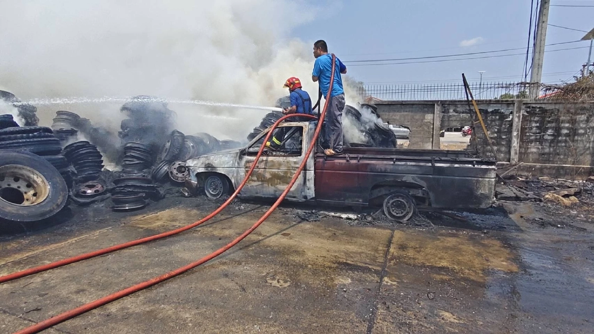 ไฟไหม้ป่าลามเผากองยางหลังเซียงกงรังสิต วอดรถยนต์ 2 คันรวด