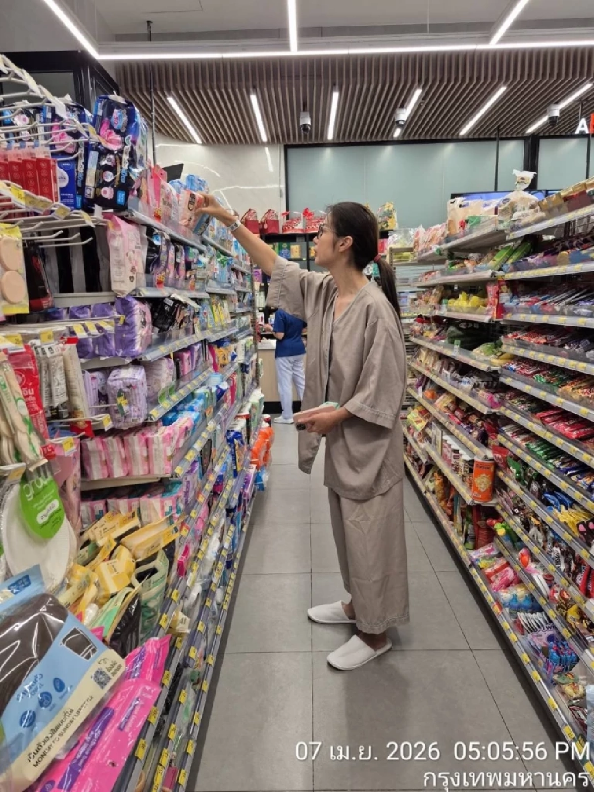 แห่ส่งกำลังใจ "จ๊ะจ๋า พริมรตา" ผ่าตัดใหญ่ 4 ชม.ครึ่ง เจอซีสต์ 2 ก้อน