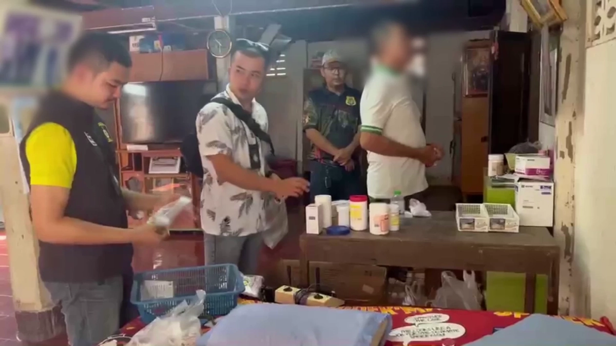 สสจ.สกลนครบุกรวบหมอเถื่อนเปิดรักษา 10 ปี ฟัน 4 ข้อหาหนัก