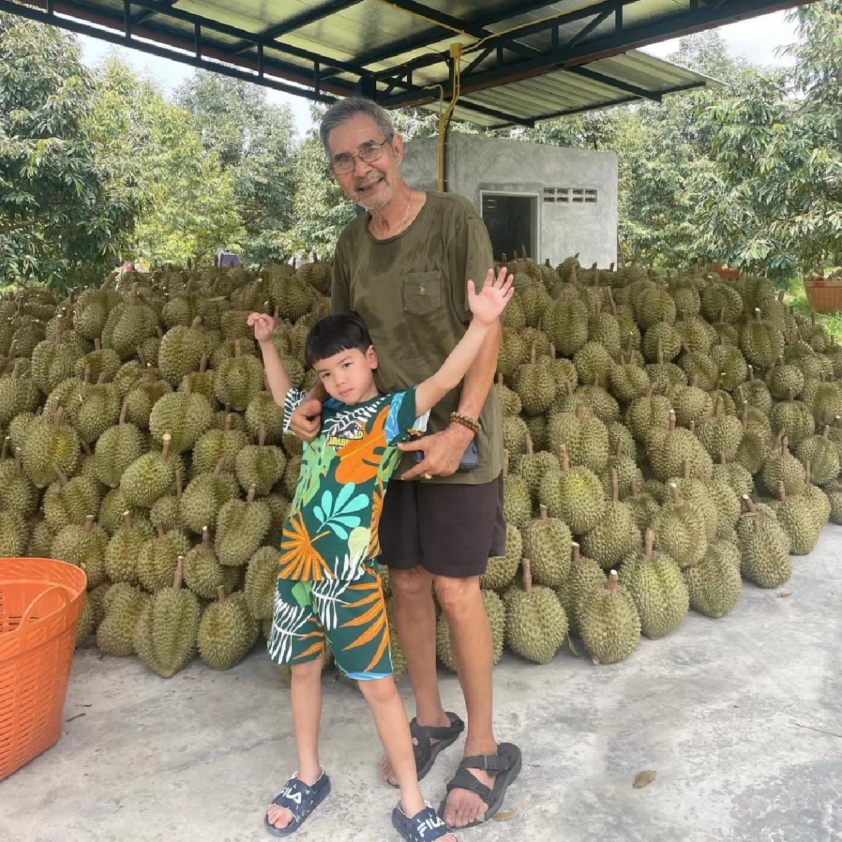 เปิดภาพล่าสุด “ชลิต เฟื่องอารมย์” ใช้ชีวิตสงบในสวนที่จันทบุรี