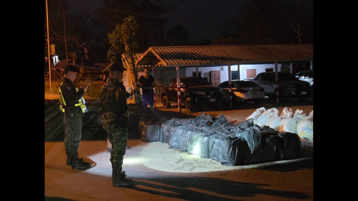 รวบหนุ่มสังขละฯ ซุกน้ำมัน 1,260 ลิตรใต้ถังน้ำแข็ง จ่อขายเมียนมา